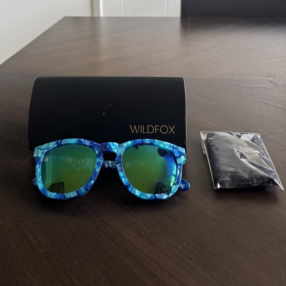 Wildfox Couture Classic Fox Blue Marble Mirrored Sunglasses w/ Case - Picture 6 of 6